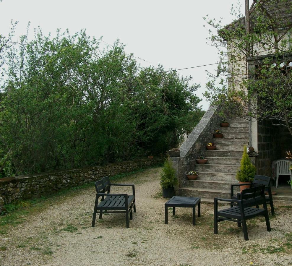 Gite Au Coeur Du Lot, La Maison De Pauline Lentillac du Causse Exterior foto